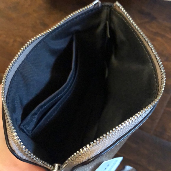 Sold - Picture 3 of 3